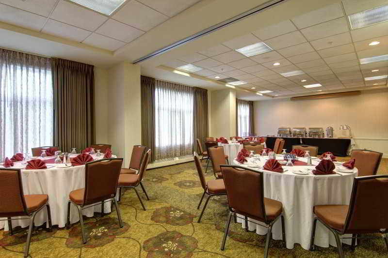 Hilton Garden Inn Calgary Airport Bagian luar foto