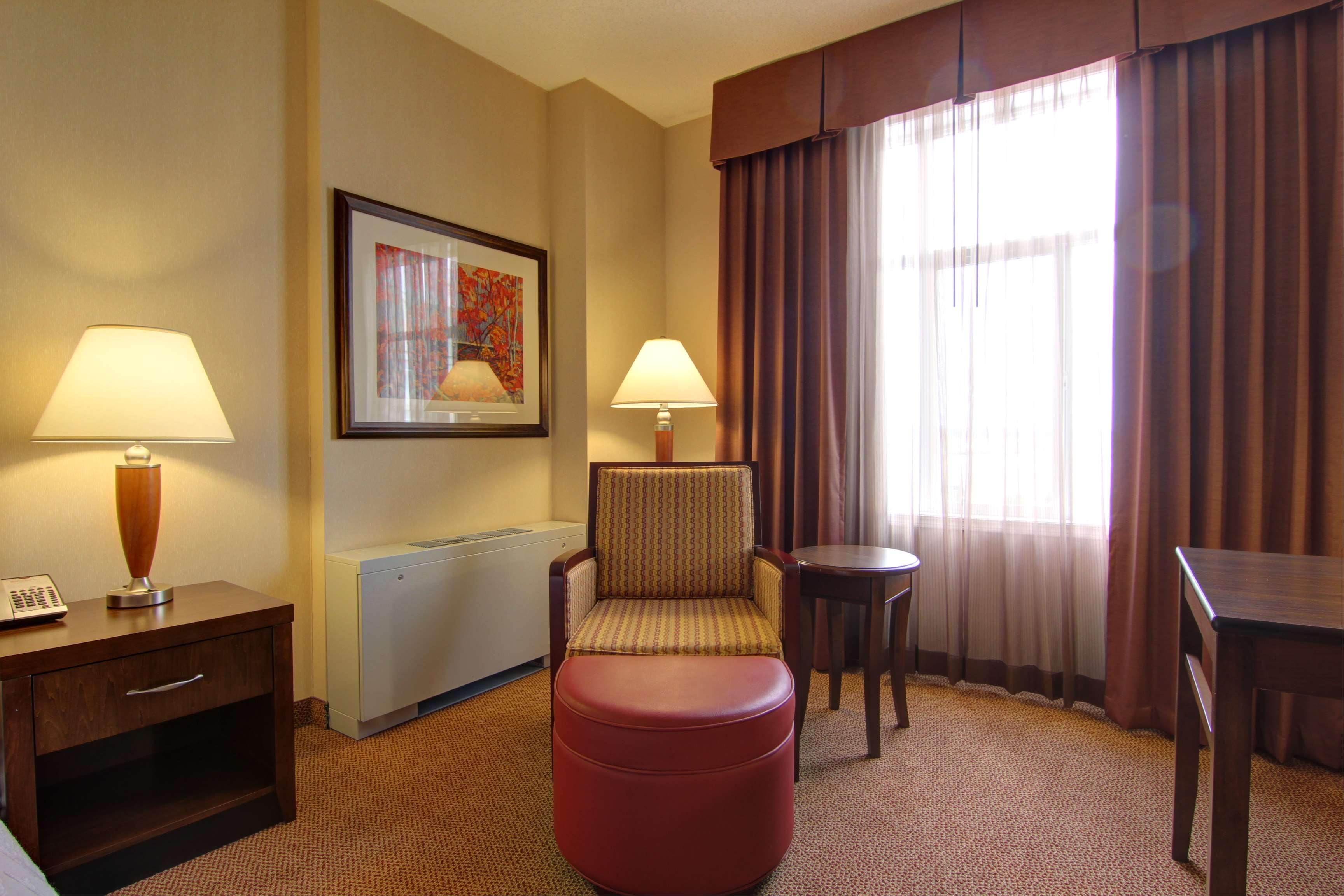 Hilton Garden Inn Calgary Airport Bagian luar foto