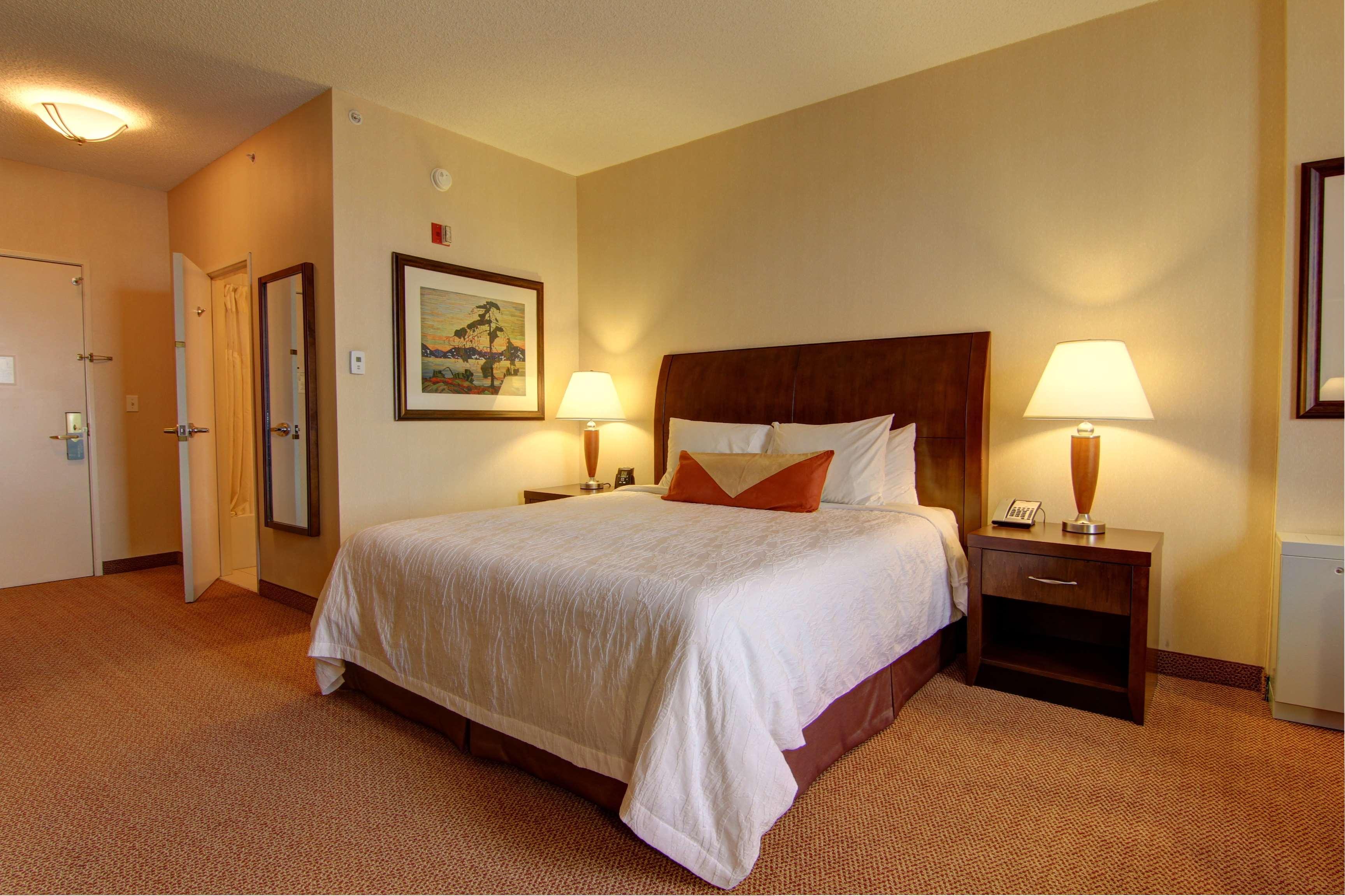 Hilton Garden Inn Calgary Airport Bagian luar foto