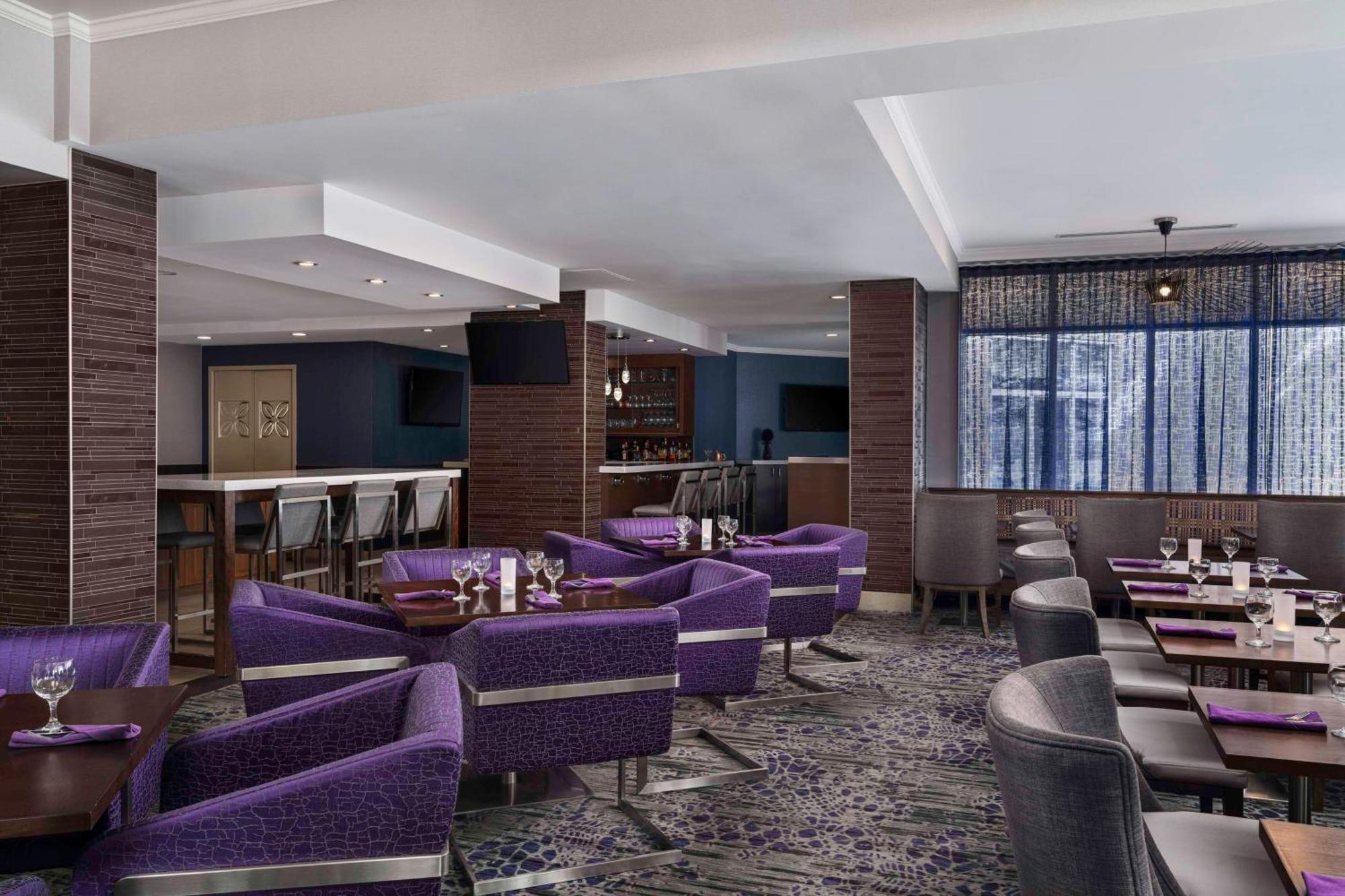 Hilton Garden Inn Calgary Airport Bagian luar foto