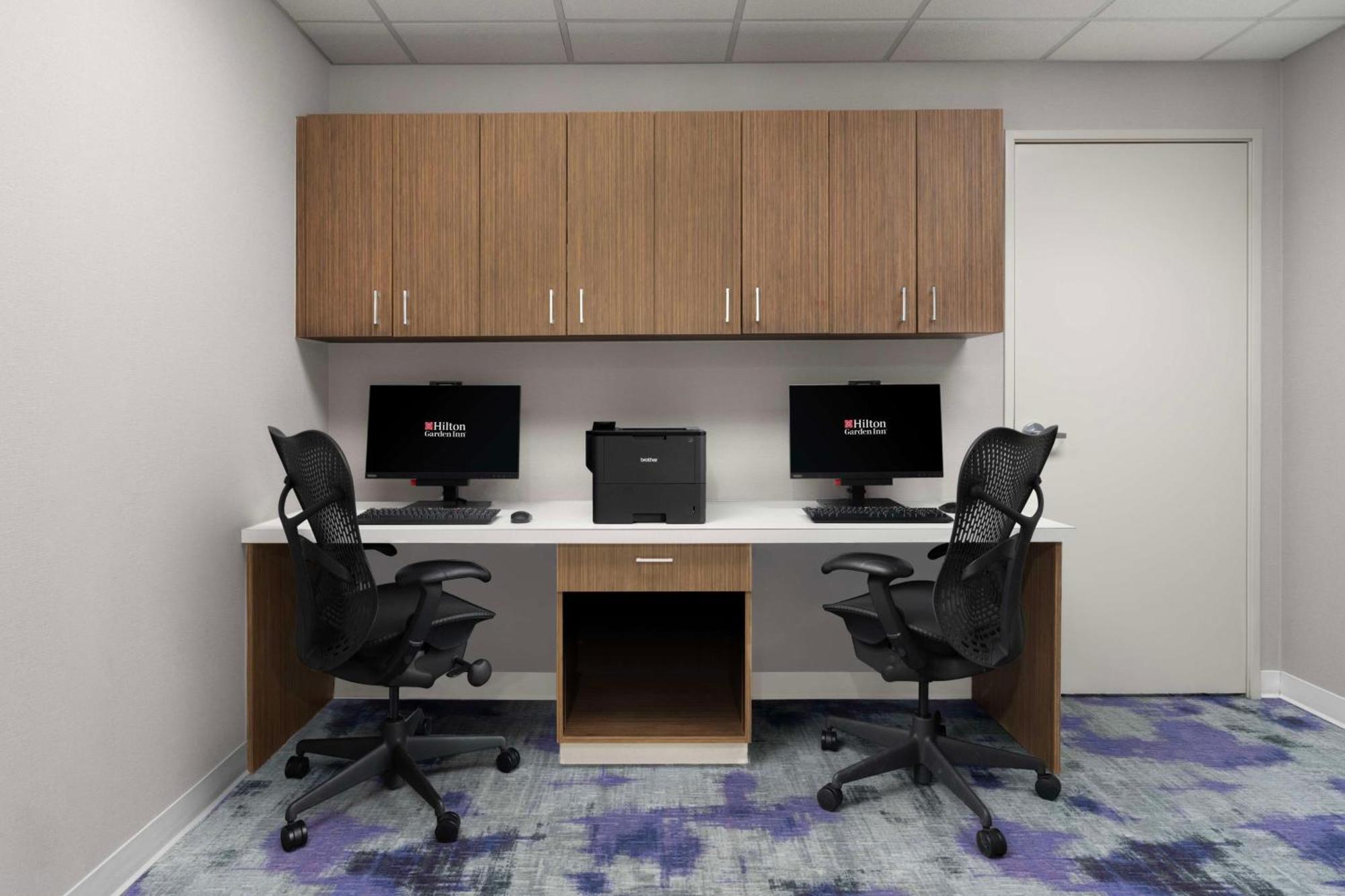 Hilton Garden Inn Calgary Airport Bagian luar foto