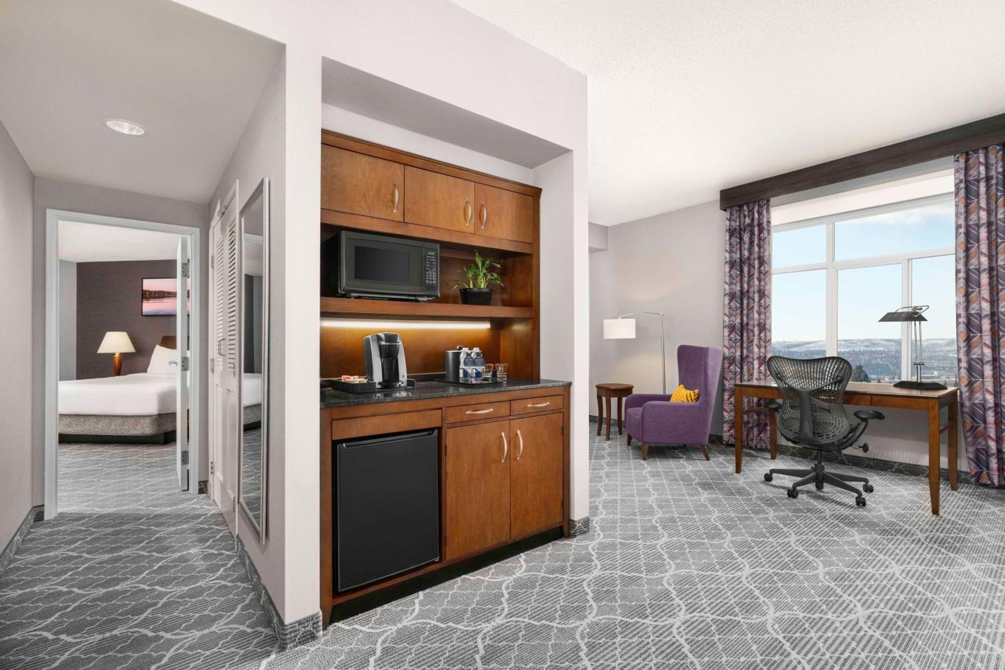 Hilton Garden Inn Calgary Airport Bagian luar foto