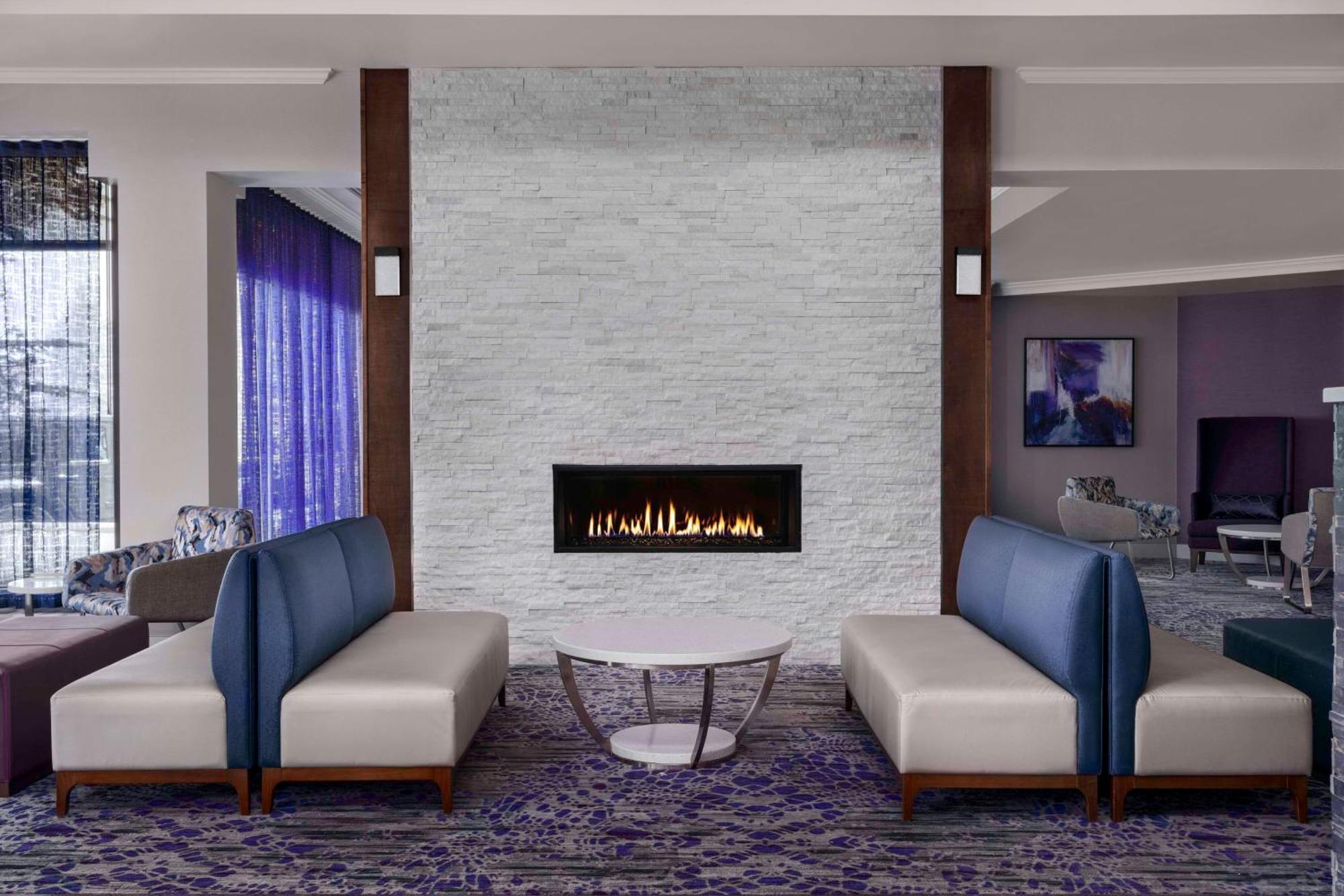 Hilton Garden Inn Calgary Airport Bagian luar foto