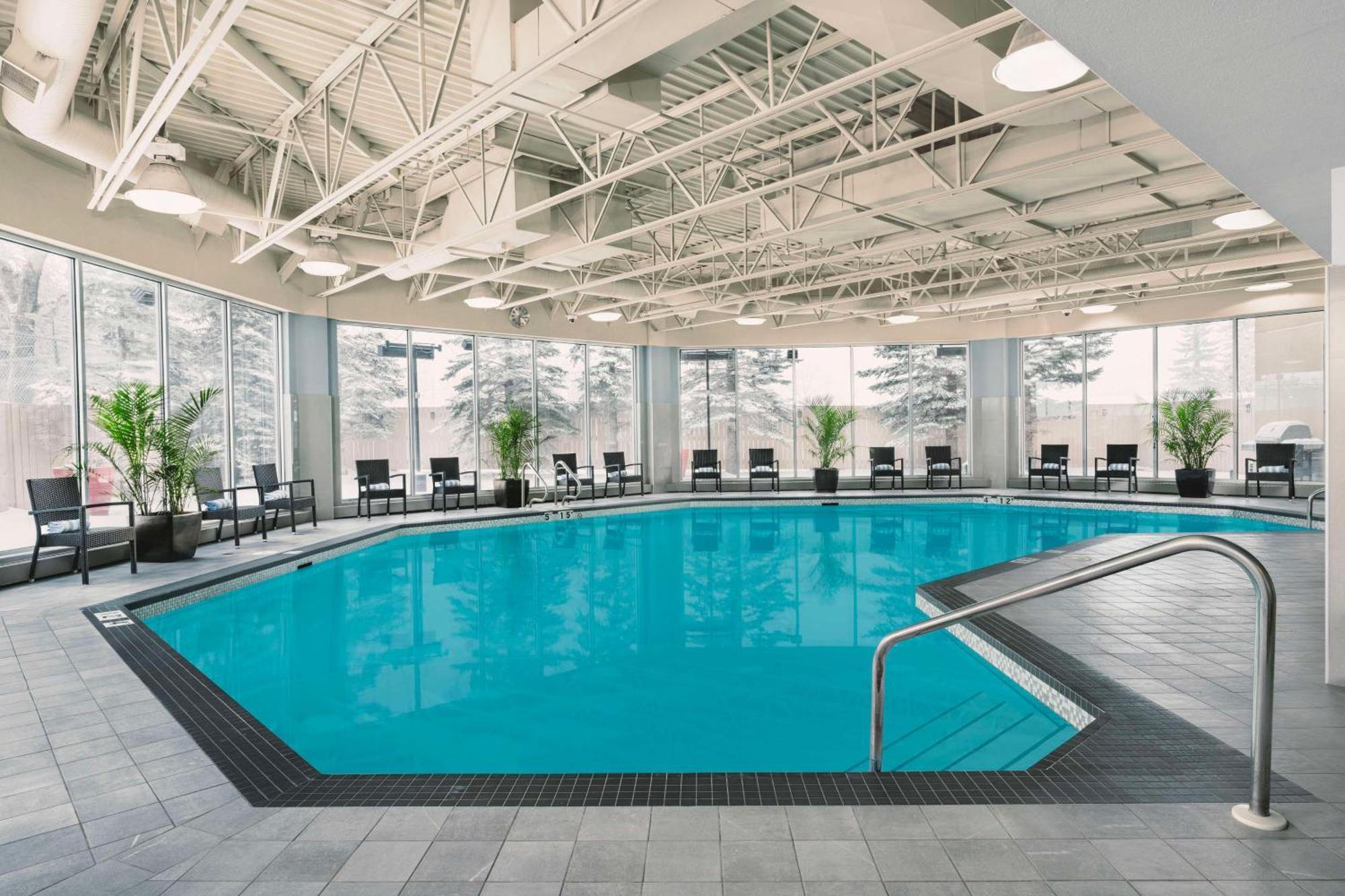 Hilton Garden Inn Calgary Airport Bagian luar foto